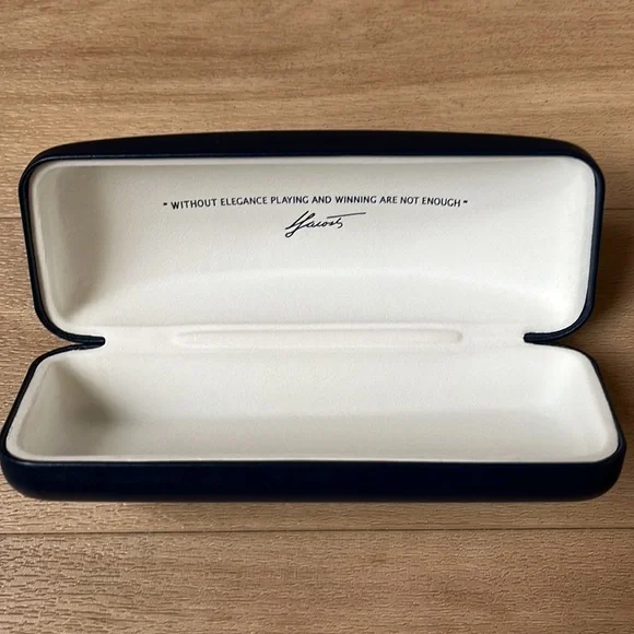 Lacoste Sunglasses Case - Picture 5 of 7